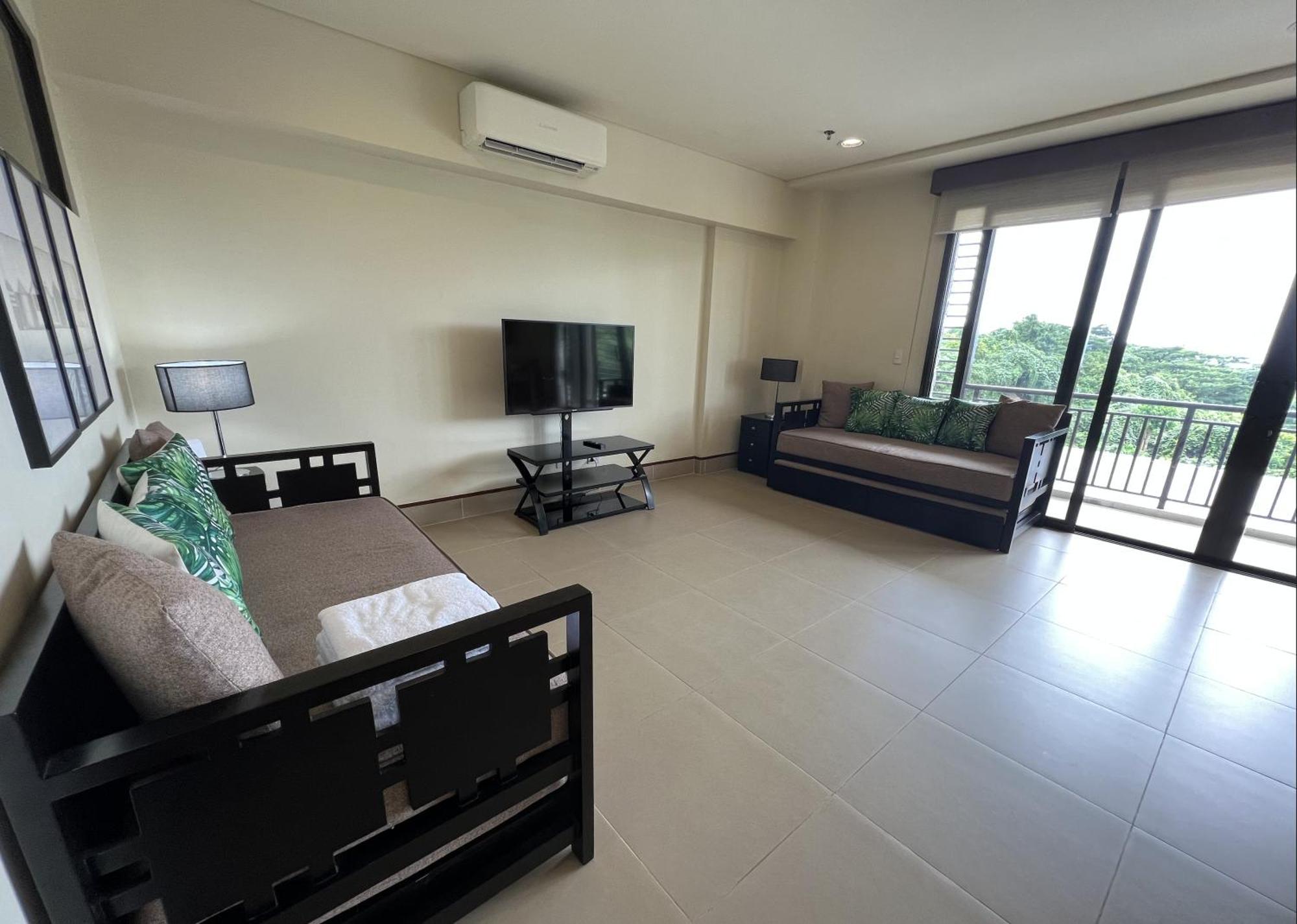 Anvaya Cove Short Term Rental Condos Morong  Bilik gambar