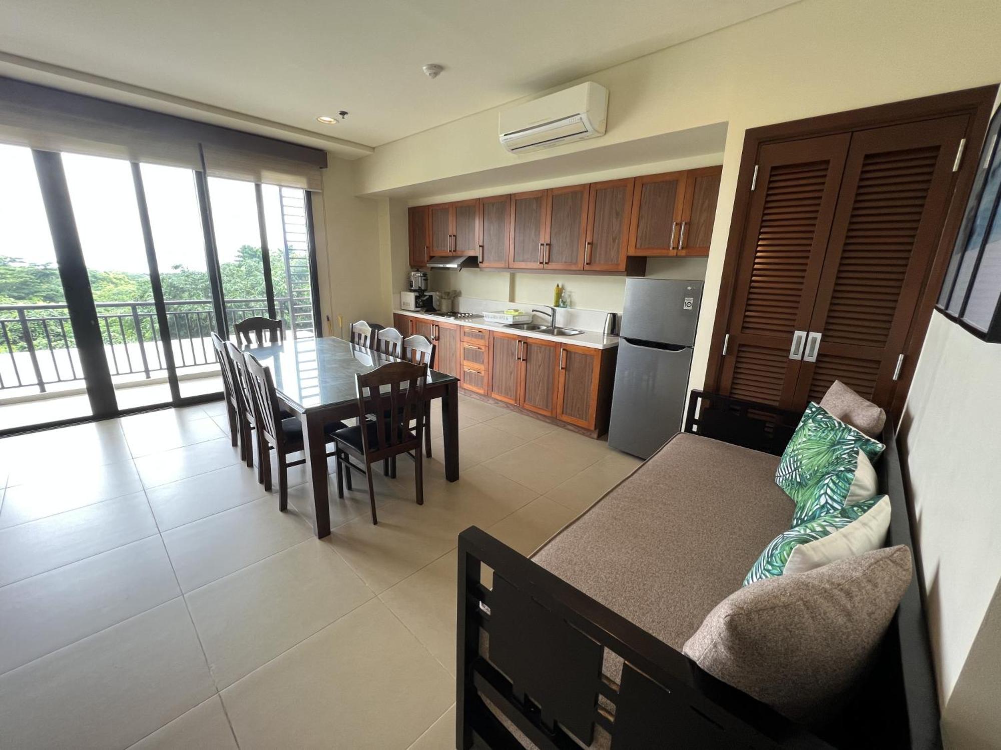 Anvaya Cove Short Term Rental Condos Morong  Bilik gambar